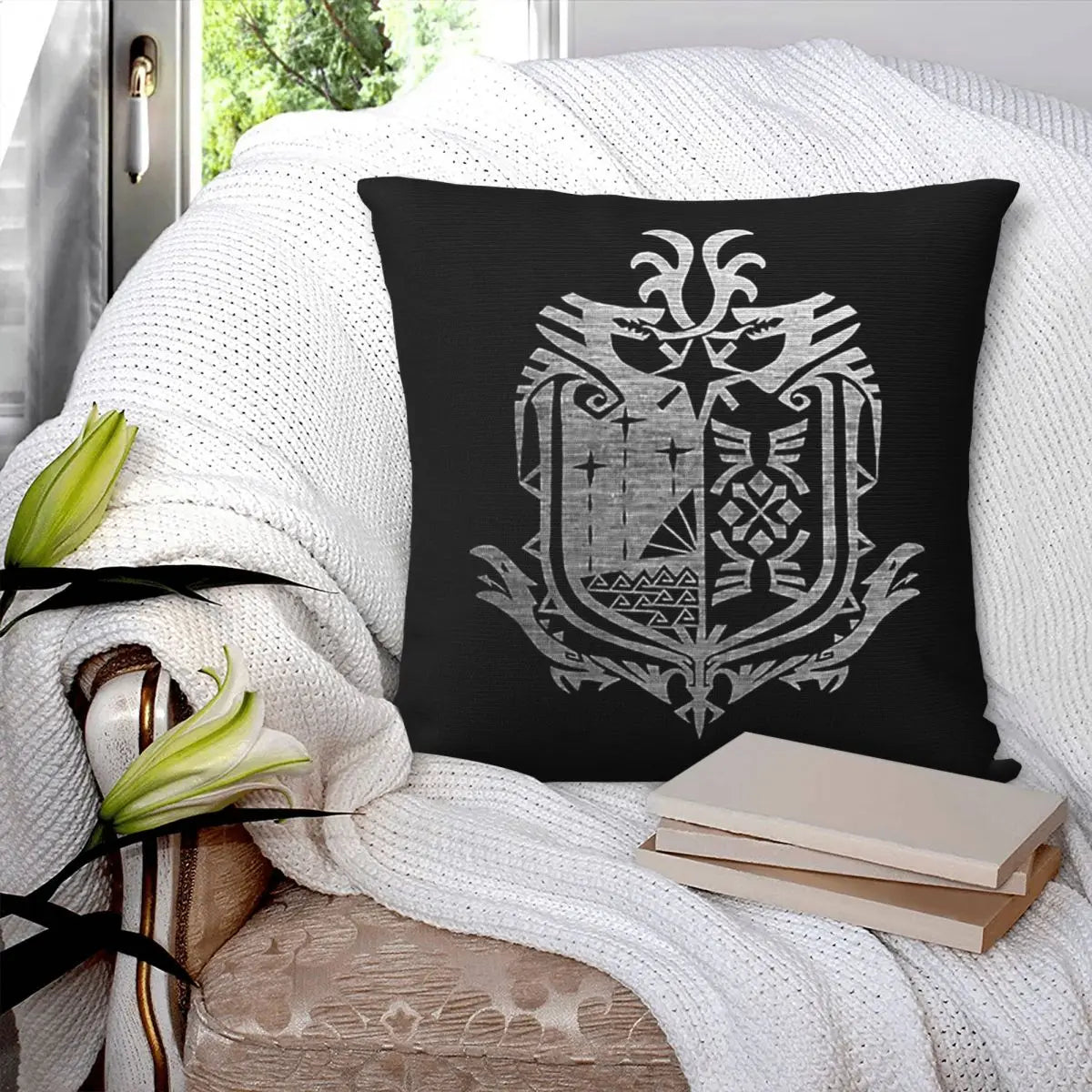 Hunter's Guild Emblem Decorative Cushion – Monster Hunter Tribute